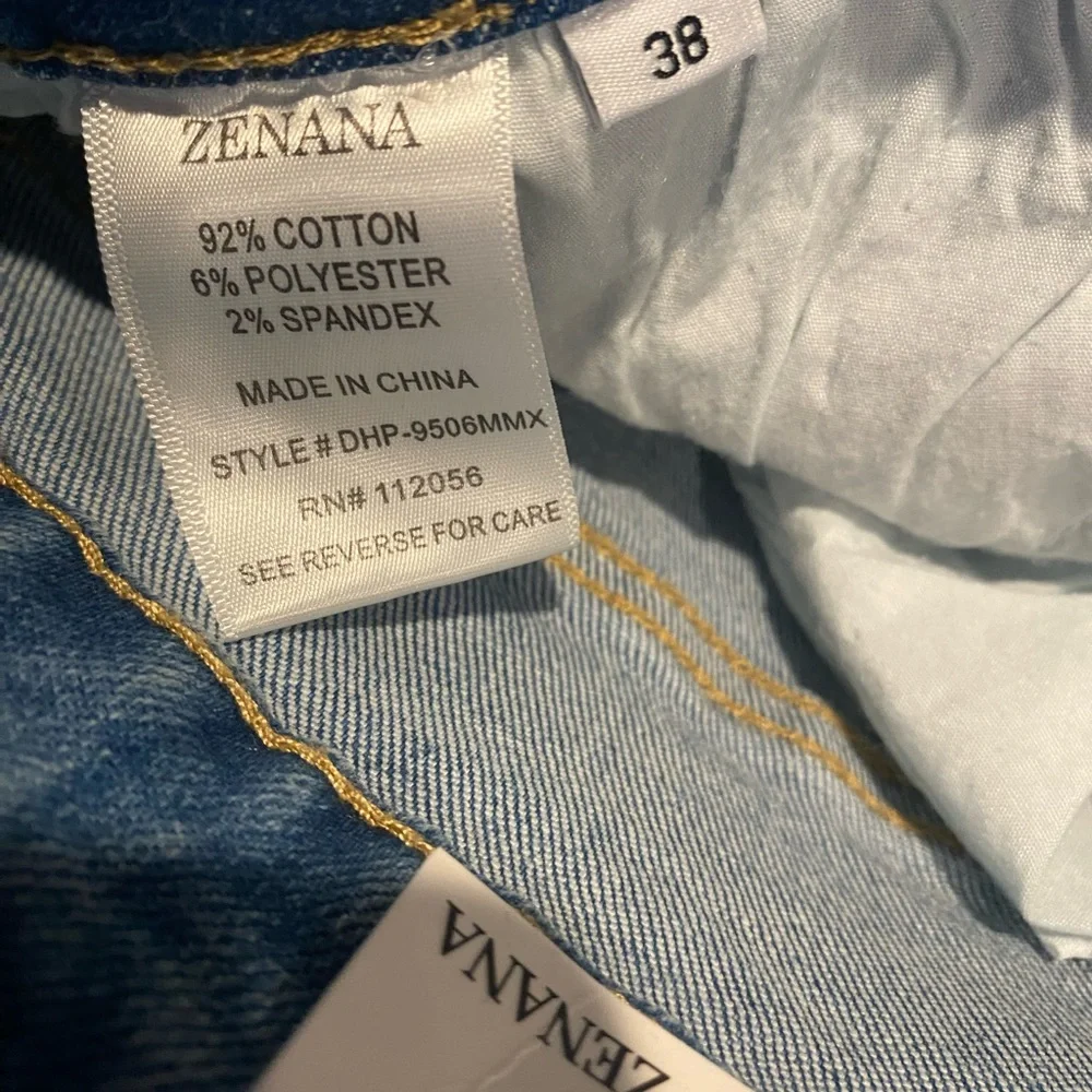 Zenana Denim Kick Flare Jeans Womens Plus Size 38 NWT Distressed Frayed Hem - Picture 11 of 12